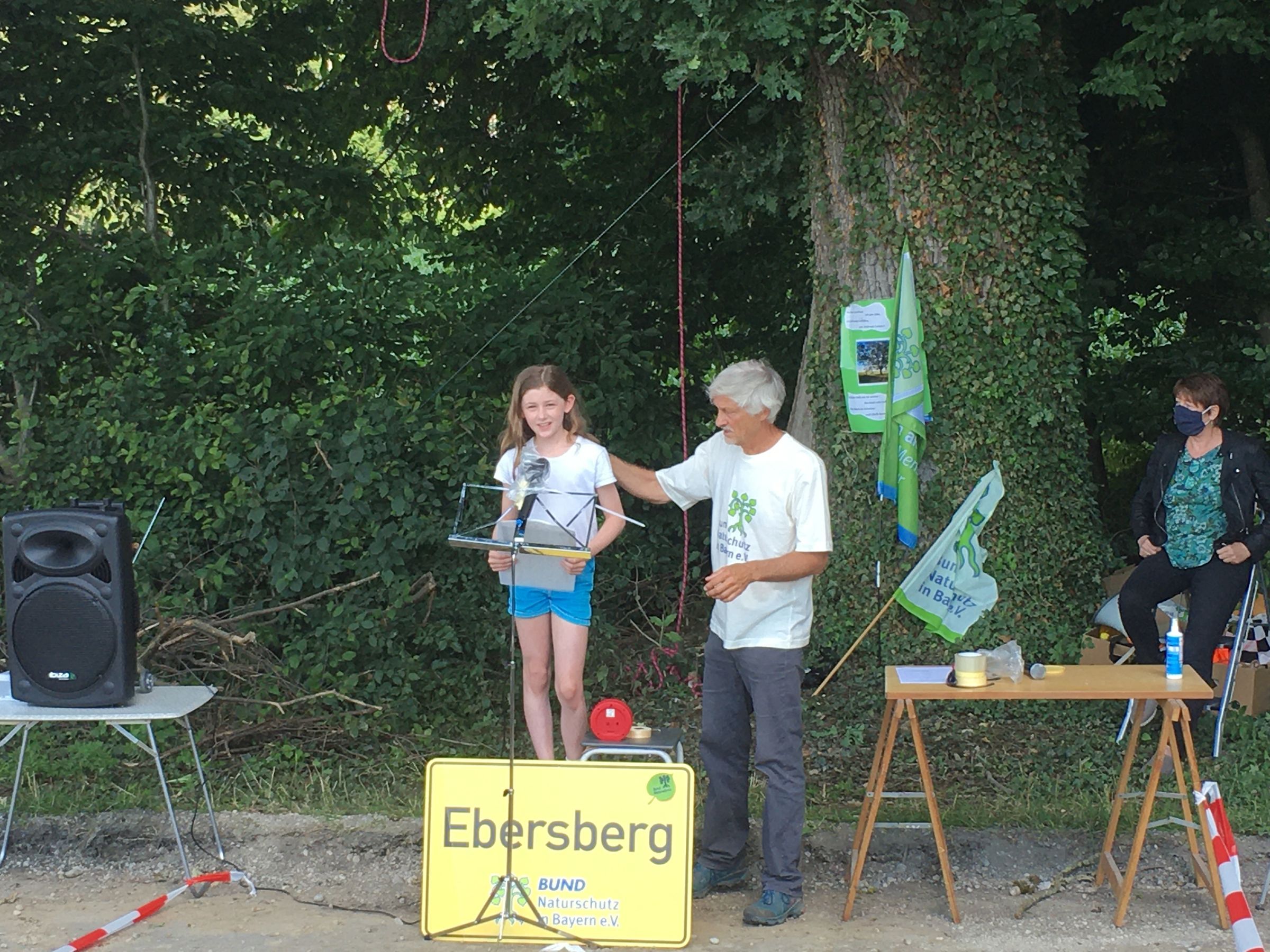 20200627-Demo für den Erhalt der alten Eiche in Grafing - Rosamond Schmid - Foto: BUND Naturschutz Ebersberg 20200627-Demo für den Erhalt der alten Eiche in Grafing - Rosamond Schmid - Foto: BUND Naturschutz Ebersberg