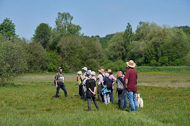 20210603-Führung Gutterstätter Wiese: Klaus Grünebach kann begeistern - Foto: Günther Woehlke