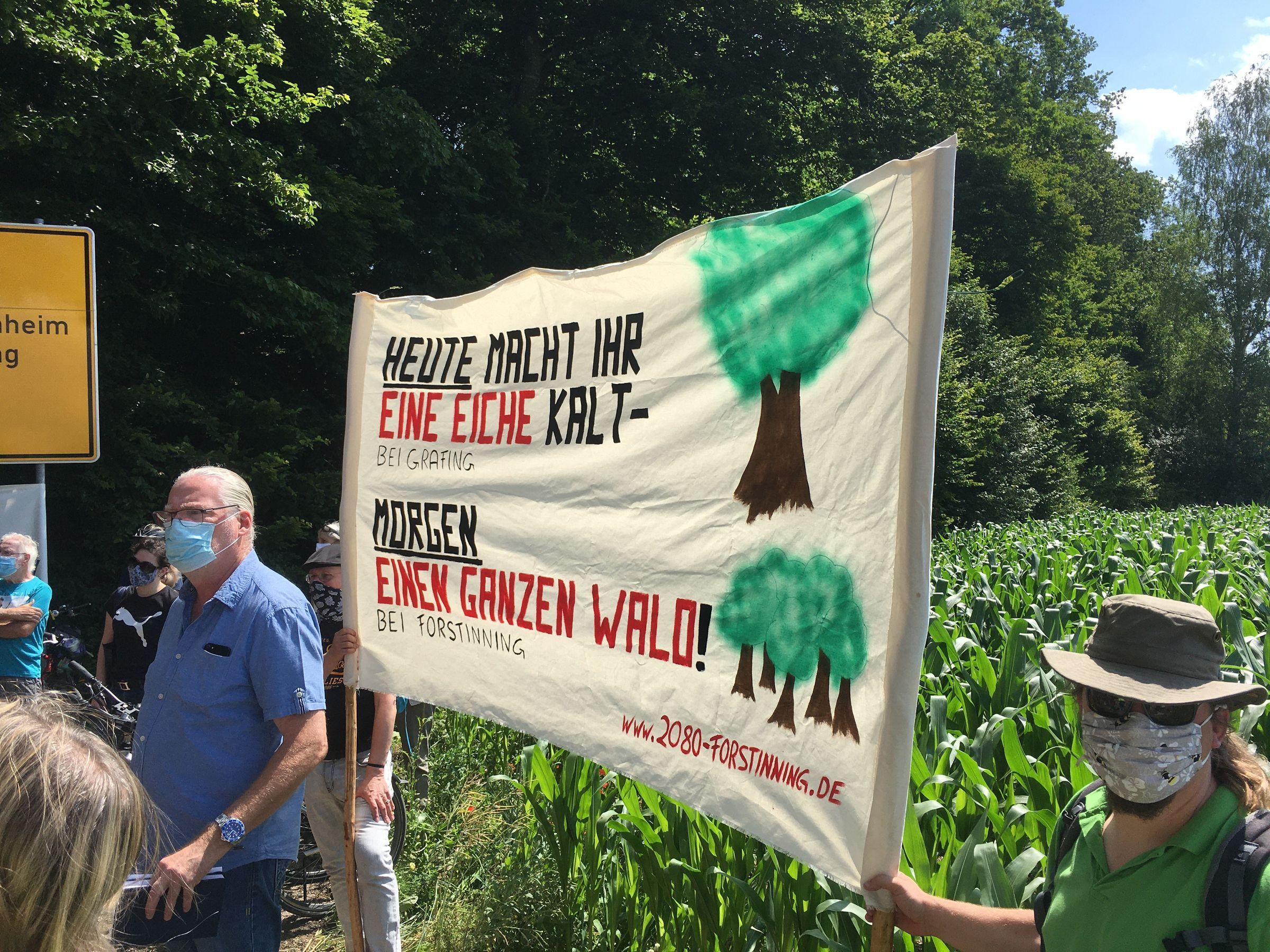 20200627-Demo für den Erhalt der alten Eiche in Grafing - BN-Ortsgruppe Forstinning - Foto: BUND Naturschutz Ebersberg 20200627-Demo für den Erhalt der alten Eiche in Grafing - BN-Ortsgruppe Forstinning - Foto: BUND Naturschutz Ebersberg