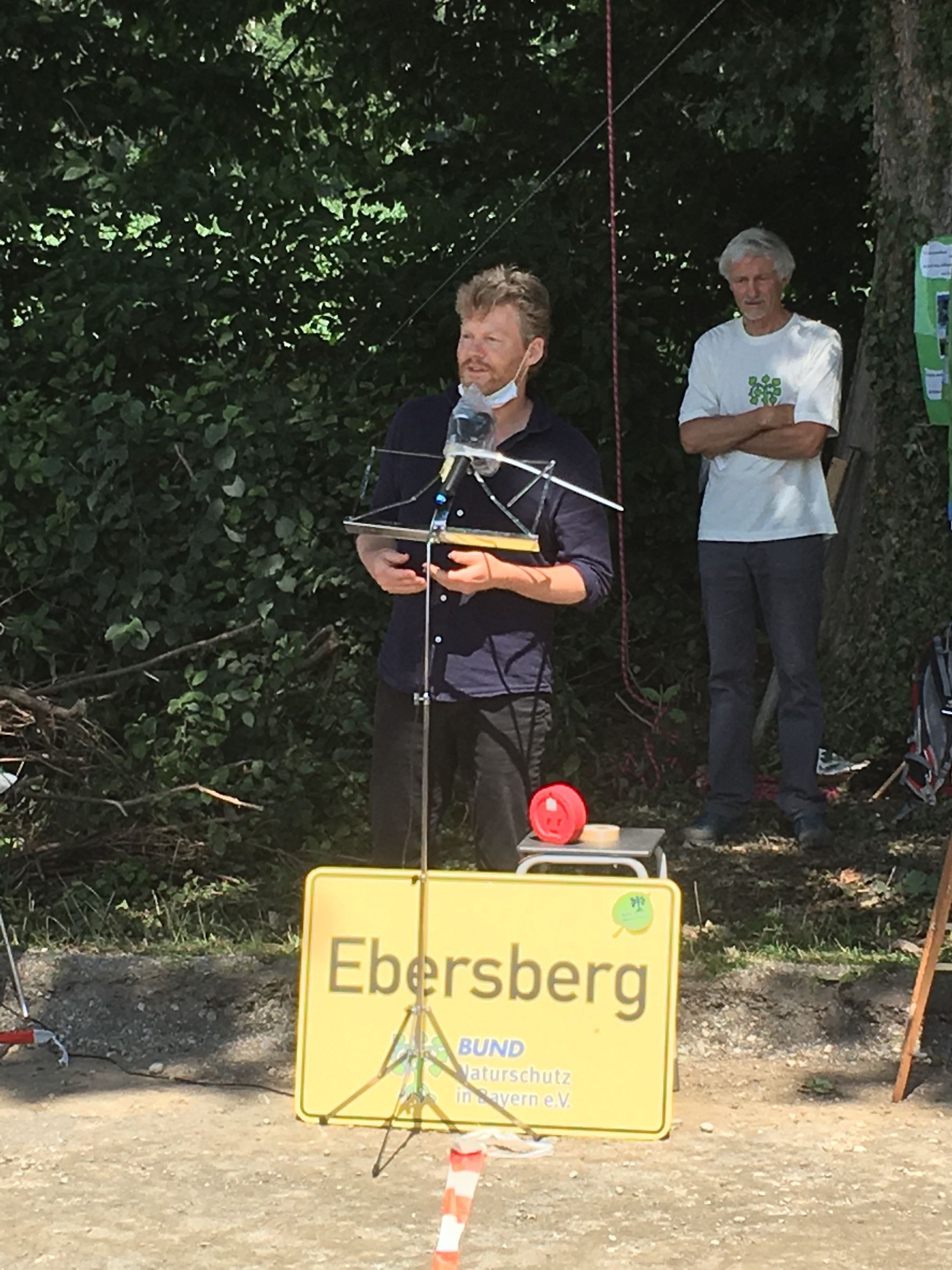 20200627-Demo für den Erhalt der alten Eiche in Grafing - Christian Felber (Gemeinwohl Ökonomie) - Foto: BUND Naturschutz Ebersberg 20200627-Demo für den Erhalt der alten Eiche in Grafing - Christian Felber (Gemeinwohl Ökonomie) - Foto: BUND Naturschutz Ebersberg