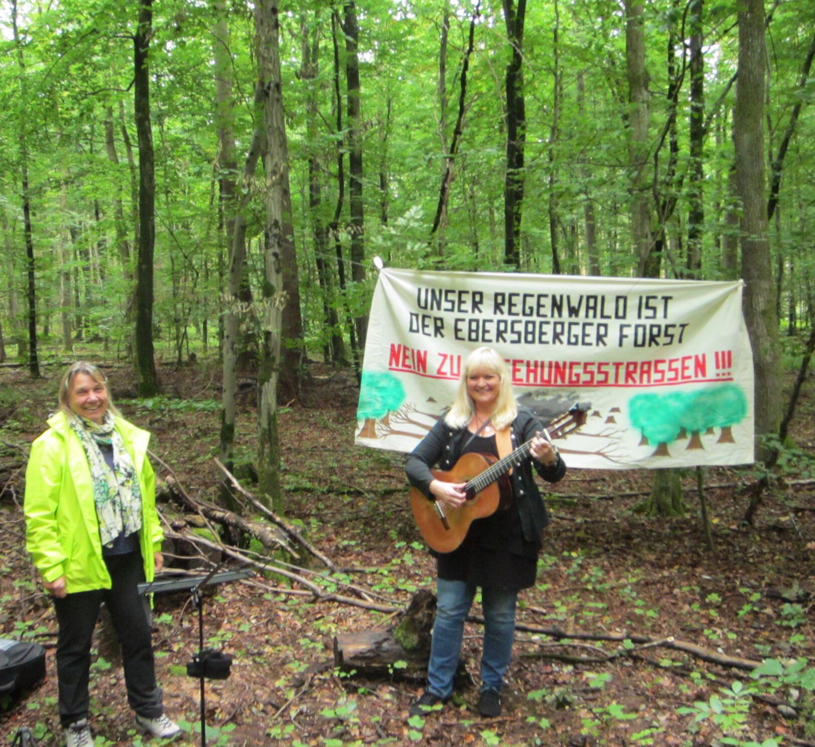 20200906_Waldkonzert in Schwaberwegen_Edeltraud Rey und Eva-Maria Wirth_Foto: BUND Naturschutz Ebersberg