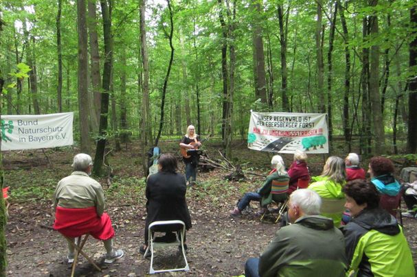 20200906_Waldkonzert in Schwaberwegen mit Edeltraud Rey_Foto: BUND Naturschutz Ebersberg