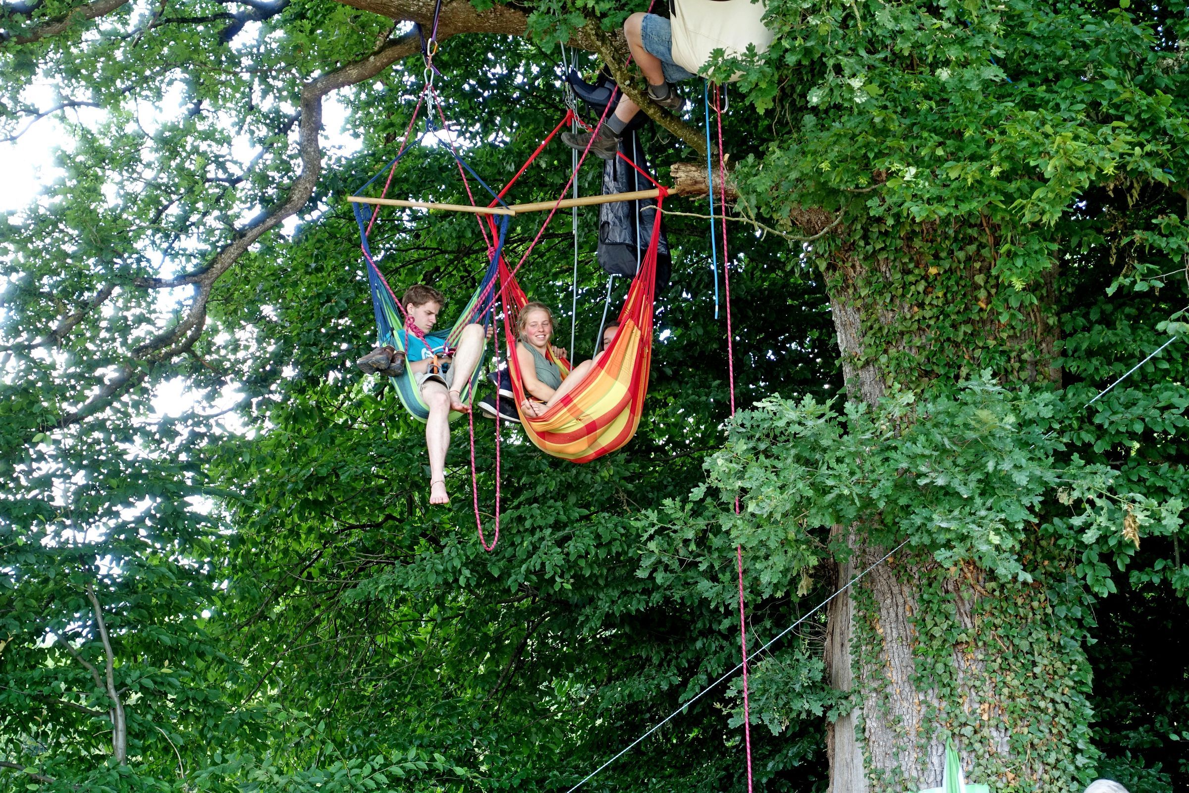 20200627_Demo für die alte Eiche in Grafing: Die Hängematten hängen schon_Foto: Ernst Grill 20200627_Demo für die alte Eiche in Grafing: Die Hängematten hängen schon_Foto: Ernst Gril