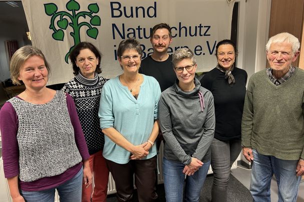 Die neue BN-Vorsitzende Beate Kiss (3. von links) mit den sechs Beisitzern (von links) Dr. Angelika Wurlitzer, Christl Stockinger, Christopher Zacher, Ines Helge, Bettina Willing und Klaus Schöffel. Es fehlt die 2. Vorsitzende Cordula Wieland-Ulrich.