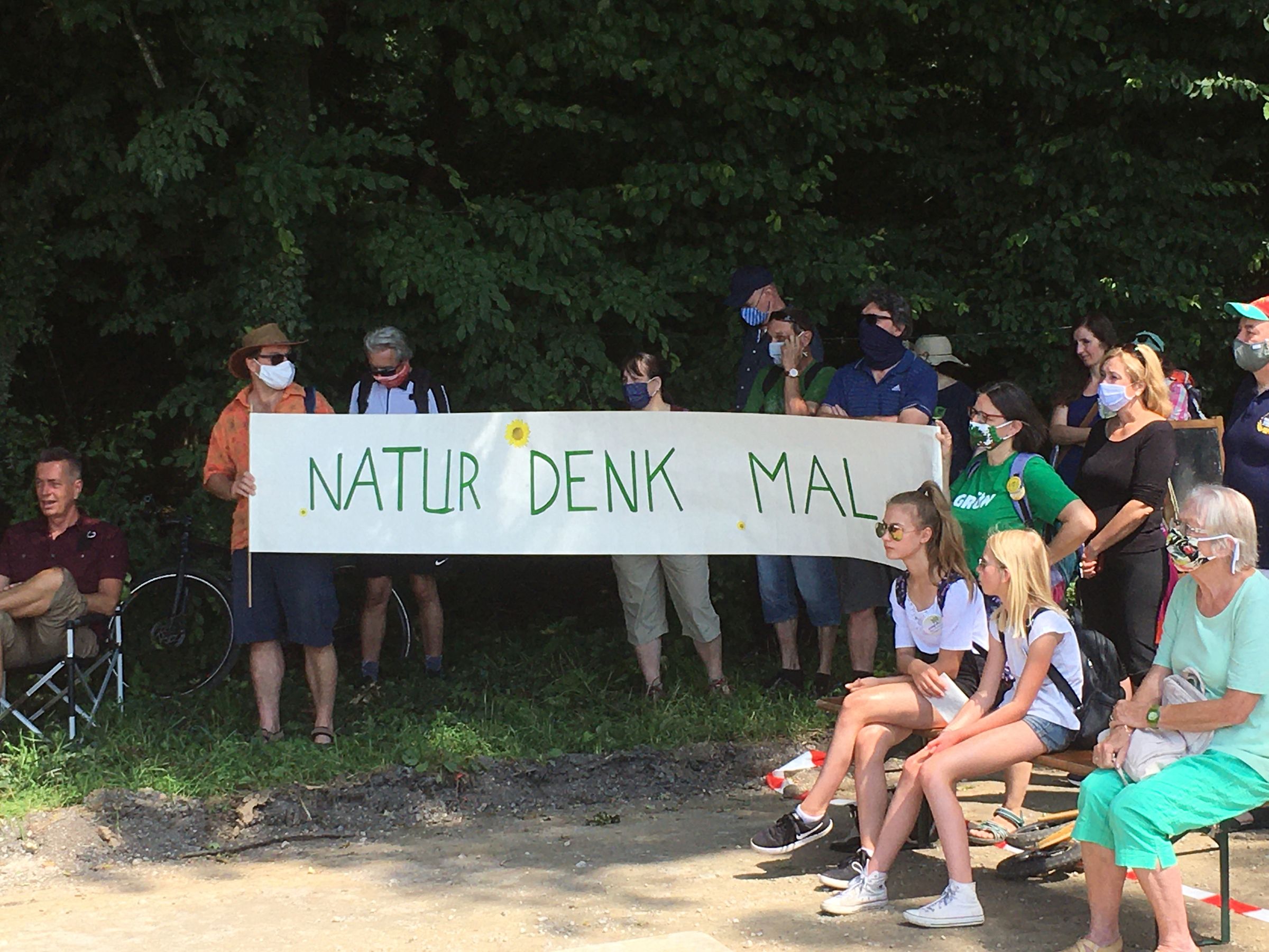 20200627-Demo für den Erhalt der alten Eiche in Grafing - NATUR DENK MAL - Foto: BUND Naturschutz Ebersberg