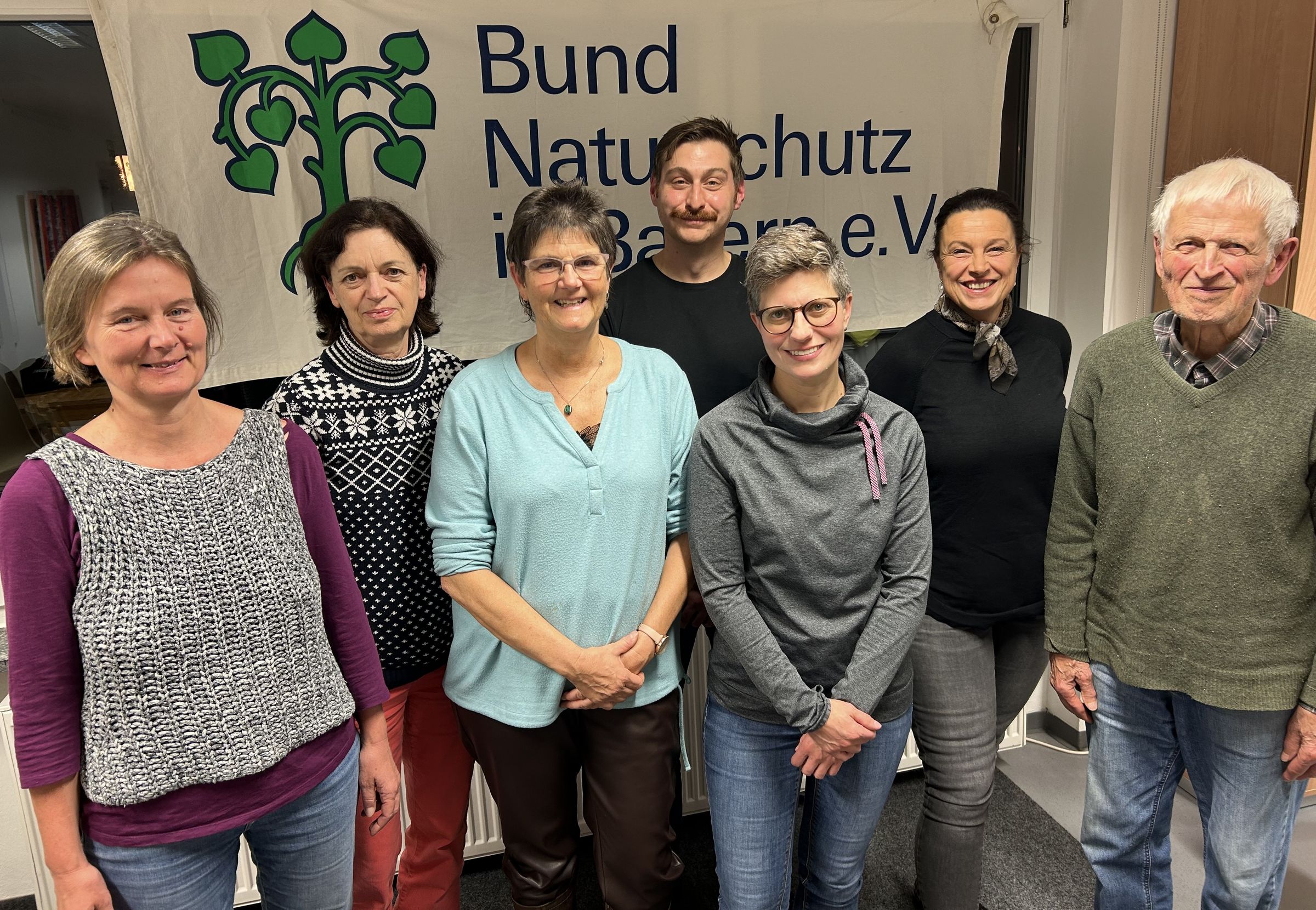 Die neue BN-Vorsitzende Beate Kiss (3. von links) mit den sechs Beisitzern (von links) Dr. Angelika Wurlitzer, Christl Stockinger, Christopher Zacher, Ines Helge, Bettina Willing und Klaus Schöffel. Es fehlt die 2. Vorsitzende Cordula Wieland-Ulrich.